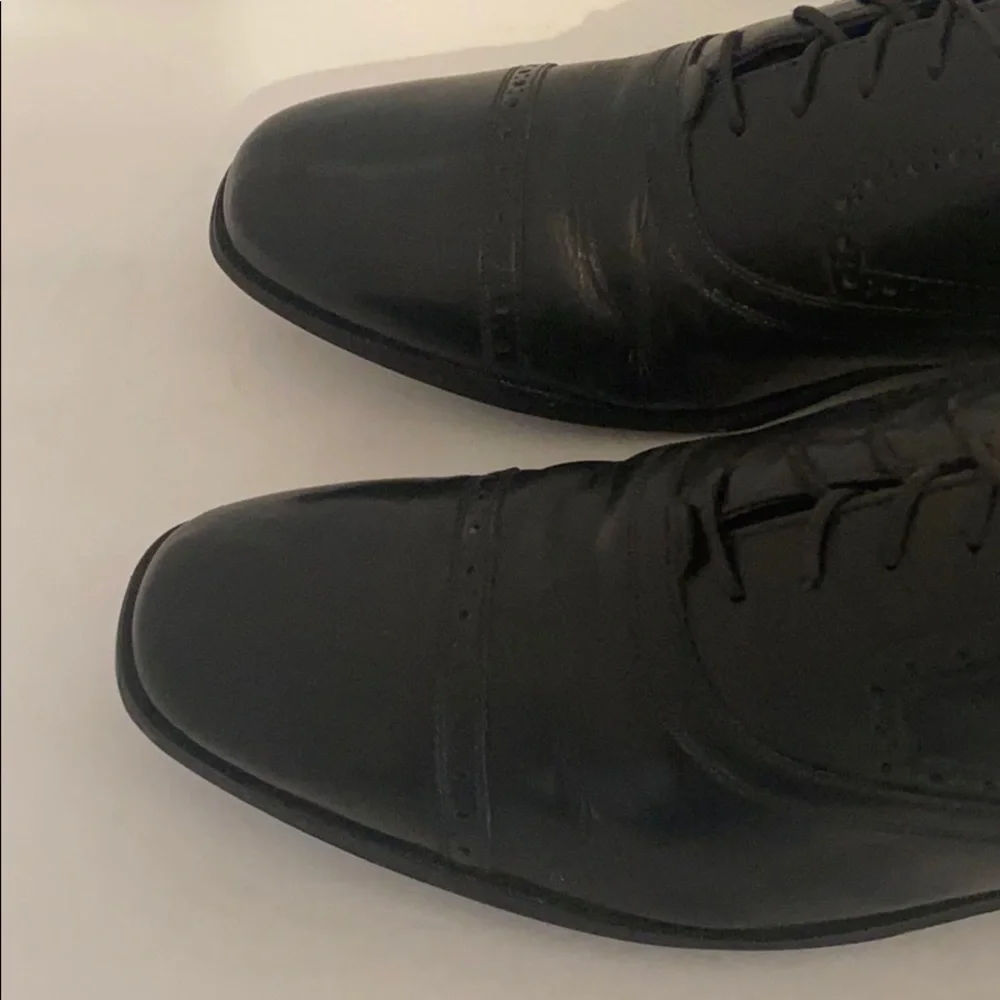 Authentic Cole Haan mens black leather derby shoes 11.5